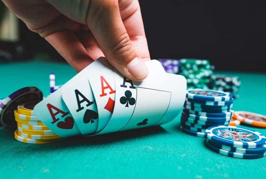 Bạn có nghĩ nên kiếm tiền từ game Poker ngay bây giờ hay không?