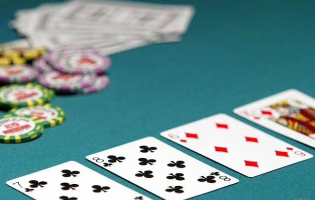 hoc hoi ngay cach chon ban choi trong game poker online - hinh 2