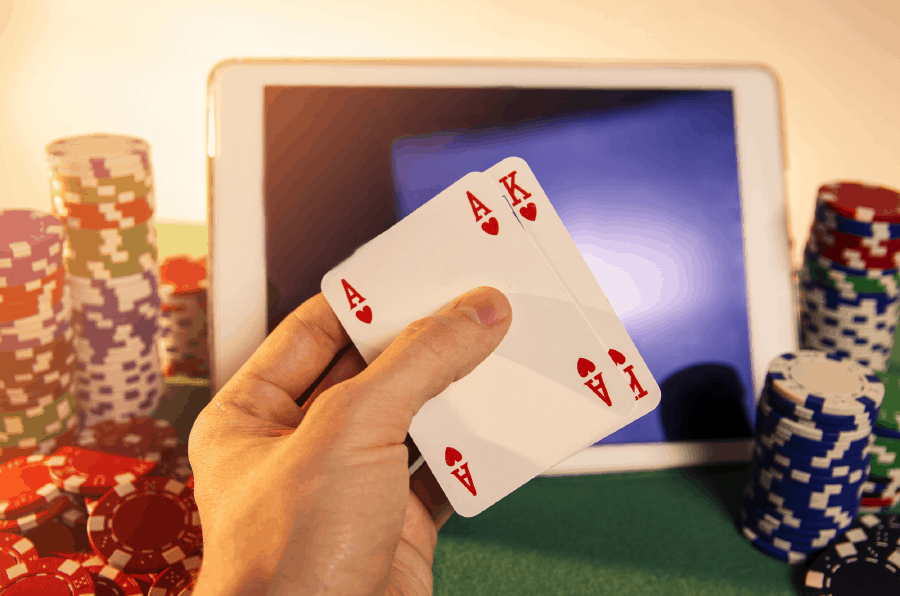 Luật rút bài và xét trường hợp trong Baccarat online