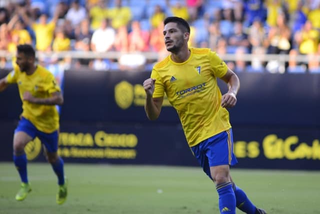 Soi kèo nhà cái bóng đá trận Cadiz CF vs Osasuna