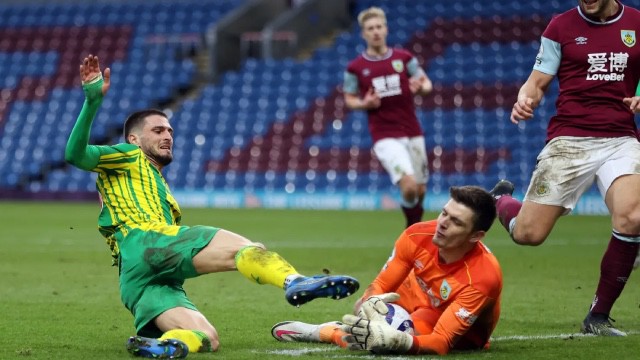 Soi kèo nhà cái bóng đá trận Burnley vs Arsenal