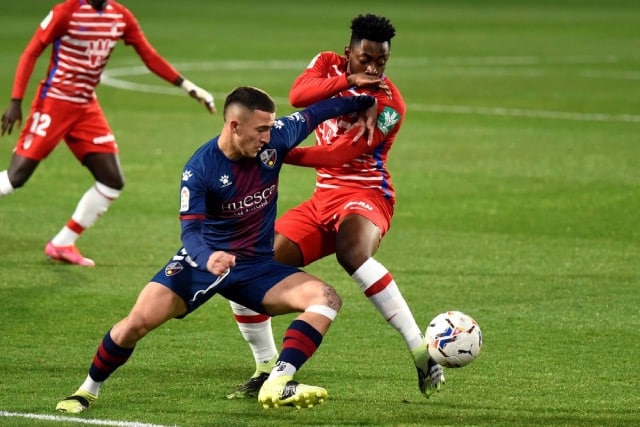 Soi kèo nhà cái bóng đá trận Huesca vs Osasuna