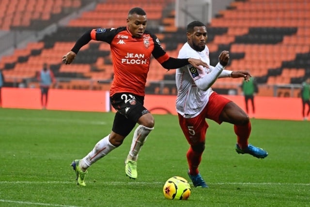 Soi kèo nhà cái bóng đá trận Lorient vs Brest