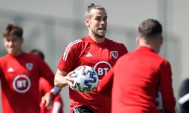 Soi kèo nhà cái bóng đá trận Wales vs Đan Mạch