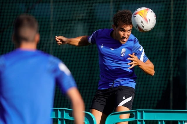 Soi kèo nhà cái bóng đá trận Granada CF vs Betis