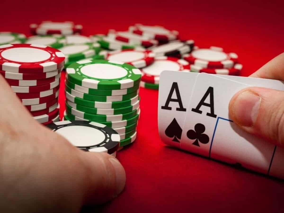 Những chiêu thức chơi poker độc đáo và hấp dẫn nhất