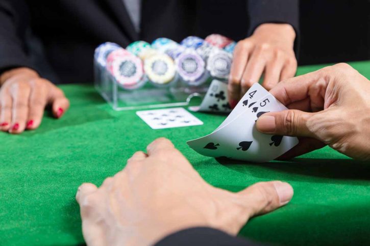 Kiem tien tu game bai don gian nhu bai Baccarat lieu co kho?