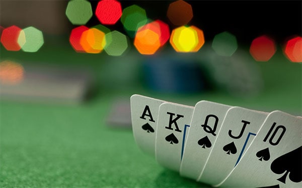 Quy định về các giới khi đặt cược trong trò chơi bài Poker