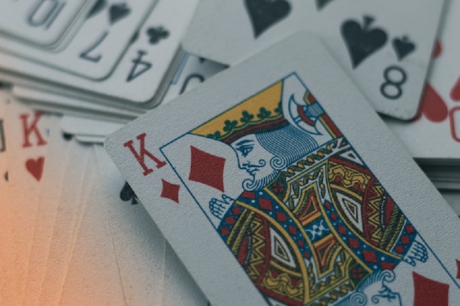 Kinh nghiệm chơi Blackjack mà người mới nên biết để đảm bảo thắng được tiền nhà cái