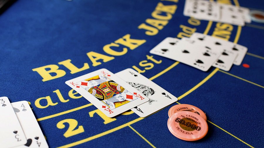 Kinh nghiệm giúp lính mới chơi Blackjack trở thành chuyên gia cá cược