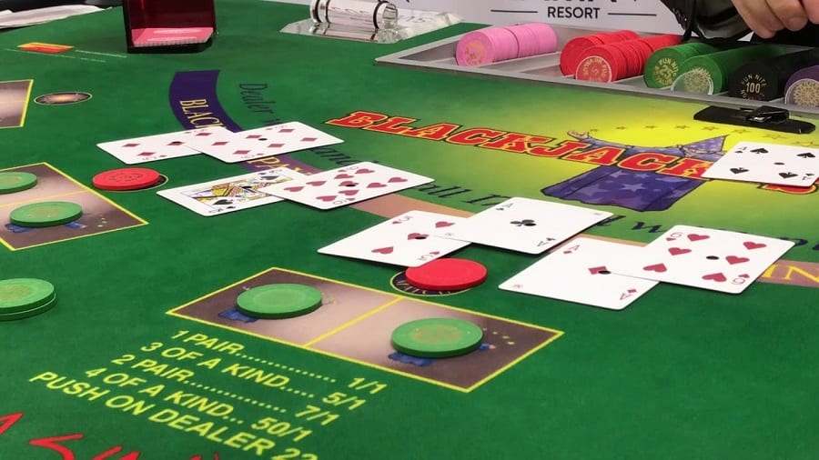 Khám phá về thủ thuật chơi Blackjack cực hay cho bạn chuỗi thắng dài nhất