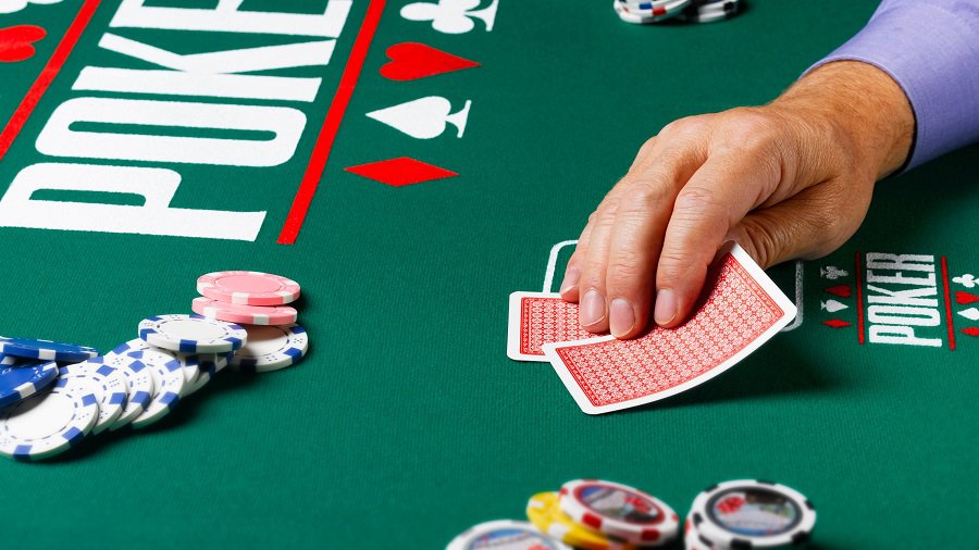 Một số kinh nghiệm nên tìm hiểu để chơi Poker với cơ hội thắng tốt hơn